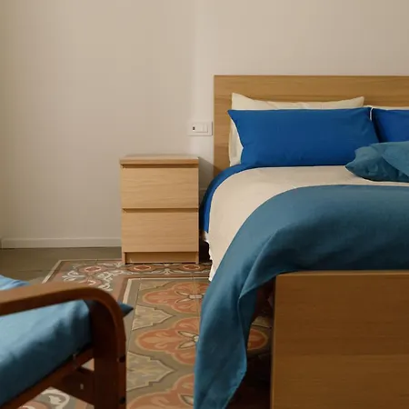 Connie'S Tourist Rental * Bari