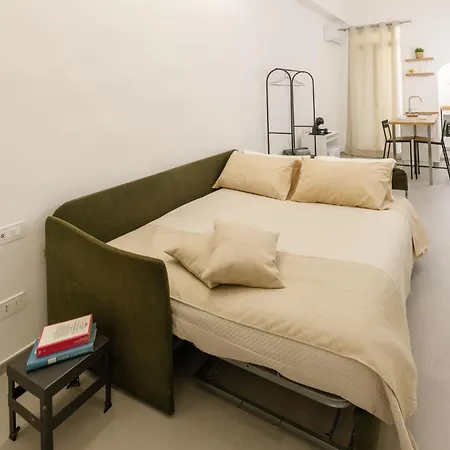 Connie'S Tourist Rental Konukevi Bari