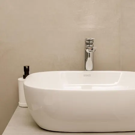 Connie'S Tourist Rental Bari